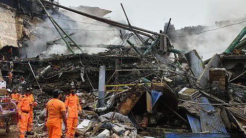 பாகிஸ்தான் வணிக வளாக தீ விபத்து உயிரிழப்பு 14 ஆக அதிகரிப்பு