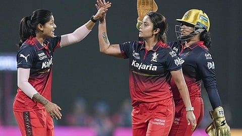 முதல் அணியாக பிளே ஆஃப் சுற்றுக்கு முன்னேறியது ஆர்சிபி: WPL 2026