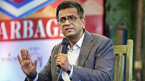 முன்னாள் உச்ச நீதிமன்ற தலைமை நீதிபதி டி.ஒய்.சந்திரசூட்