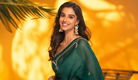 நடிகை மீனாட்சி சவுத்ரியின் ‘கிரீன்’ க்ளிக்ஸ்!