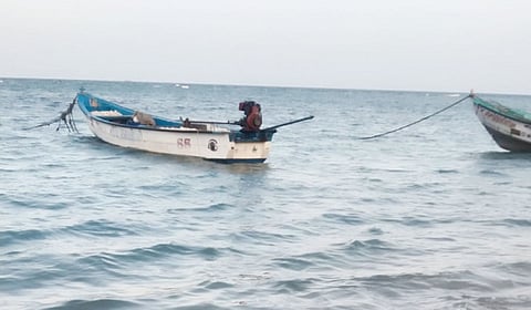 ராமேசுவரம் கடலோரப் பகுதியில் இறந்து கரை ஒதுங்கும் கடல் ஆமைகள்!
