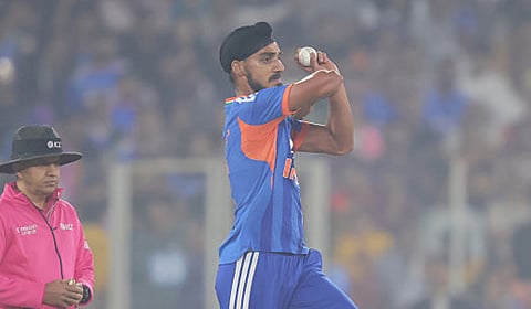 தொடக்க ஓவரில் 18 ரன்களை தாரை வார்த்த அர்ஷ்தீப்!