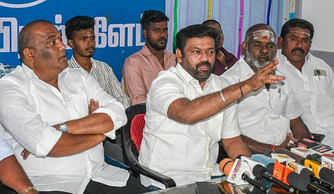 தமிழர் வீர விளையாட்டு மீட்புக் கழகம் மாநிலத் தலைவர் ஜல்லிக்கட்டு ராஜேஷ் 