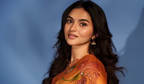 நடிகை கயாடு லோஹர் விழியீர்ப்பு க்ளிக்ஸ்!