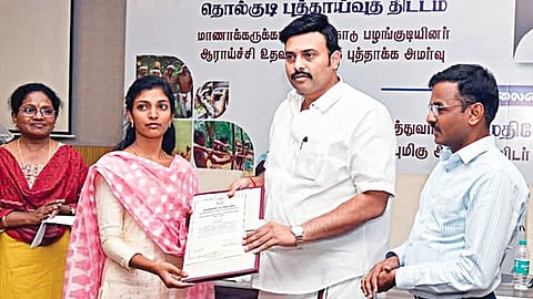 வரலாறு படைக்கும் தமிழக பழங்குடி மாணவர்கள் - சாத்தியமாக்கிய ஆராய்ச்சி உதவித் தொகை திட்டம்