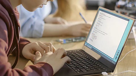 பிஎச்டி மாணவர்களுக்கும் இலவச மடிக்கணினி வழங்குக: அரசுக்கு எஸ்டிபிஐ கோரிக்கை