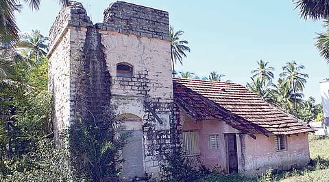 பர்கூரில் இருந்த பழைய ரயில் நிலையம். (கோப்பு படம்)