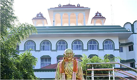 அமைச்சர் சேகர்பாபுவை அவதூறாக பேசியதாக போலீஸ் தேடும் நபருக்கு முன்ஜாமீன்!