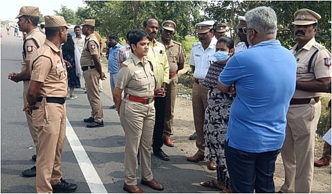 பெரம்பலூரில் பாதயாத்திரை சென்ற பக்தர்கள் மீது கார் மோதி 4 பெண்கள் உயிரிழப்பு