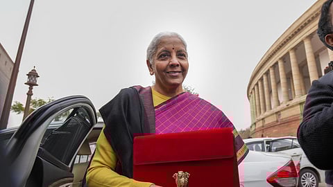 மத்திய  நிதி அமைச்சர் நிர்மலா சீதாராமன்