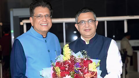 தேசிய பங்குச் சந்தை தலைவருடன் அமைச்சர் பியூஷ் கோயல் சந்திப்பு