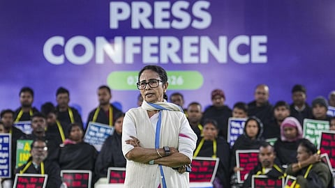 எஸ்ஐஆர் நடவடிக்கைக்கு எதிர்ப்பு: தலைமைத் தேர்தல் ஆணையர் மீது நம்பிக்கையில்லா தீர்மானம் - மம்தா பானர்ஜி தகவல்