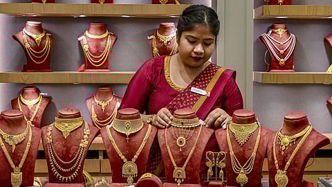 மீண்டும் ஏறுமுகம்: தங்கம் விலை ஒரே நாளில் பவுனுக்கு ரூ.2,560 உயர்வு