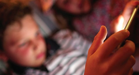 சமூக ஊடக உலகில் குழந்தைகளைச் சரியாக வளர்ப்பது எப்படி?