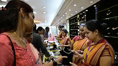 ஒரே நாளில் பவுனுக்கு ரூ.5,040 அதிகரிப்பு; மீண்டும் கிராம் ரூ.15,000-ஐ நெருங்கியது தங்கம் விலை!