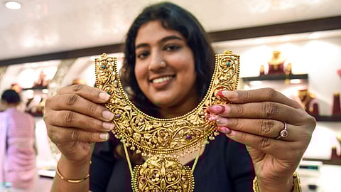 தங்கம் விலை பவுனுக்கு ரூ.4,640 குறைந்தது!