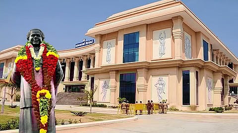 கலைவாணர் அரங்க வளாகத்தில் என்.எஸ்.கிருஷ்ணன் சிலை: முதல்வர் ஸ்டாலின் இன்று திறக்கிறார்