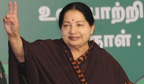 வரி பாக்கியை செலுத்தாவிட்டால் ஜெயலலிதா சொத்துகள் ஏலம் விடப்படும்: வருமான வரித் துறை