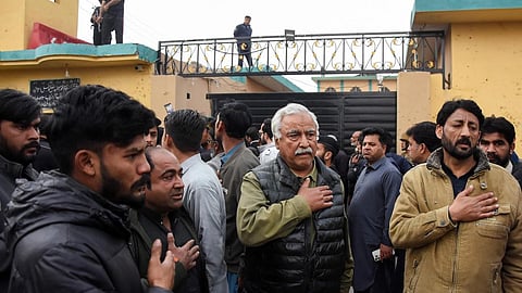 பாக். தலைநகர் இஸ்லாமாபாத் மசூதியில் தற்கொலைப் படை தீவிரவாதி தாக்குதல் - 69 பேர் உயிரிழப்பு; 169 பேர் காயம்