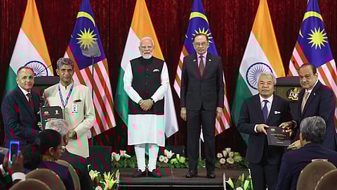 கோலாலம்பூரில் பிரதமர் மோடி, அன்வர் இப்ராகிம் முன்பு இந்தியா - மலேசியா இடையே 11  ஒப்பந்தங்கள் நேற்று கையெழுத்தாகின