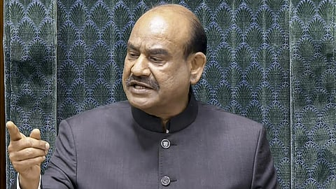 பயத்தால் பிரதமர் மக்களவைக்கு வரவில்லை: சபாநாயகருக்கு காங்கிரஸ் பெண் எம்.பி.க்கள் கடிதம்