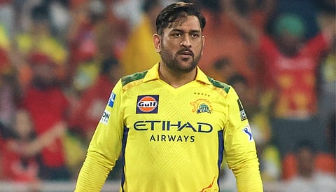 ஐபிஎஸ் அதிகாரிக்கு எதிரான மானநஷ்ட வழக்கில் ரூ.10 லட்சம் செலுத்த தோனிக்கு உத்தரவு