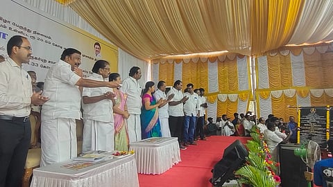 அருப்புக்கோட்டையில் கலைஞர் நூற்றாண்டு விழா பேருந்து நிலையத்தை திறந்து வைத்து பல்வேறு திட்ட பணிகளுக்கு அடிக்கல் நாட்டும் அமைச்சர் கே.என்.நேரு. அருகில் வருவாய்த்துறை அமைச்சர் சாத்தூர் ராமச்சந்திரன் உள்ளிட்டோர்.