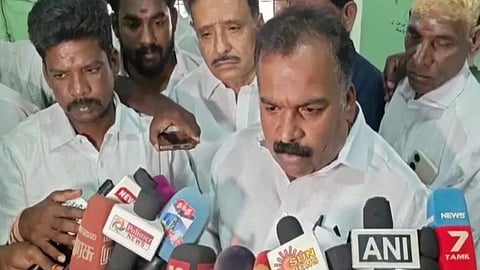 "தவெக - காங். கூட்டணி அமைந்தால் தமிழ்நாட்டை தட்டி தூக்கிவிடலாம்" - காங். நிர்வாகி ஆவேசம்