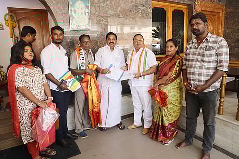 எடப்பாடி பழனிசாமியை சந்தித்து ஆதரவு தெரிவித்த அரசியல் கட்சிகள்!