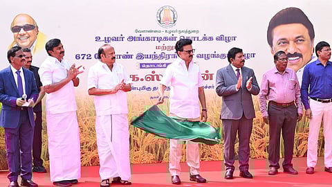 வேளாண், உயர்கல்வித் துறைகள் சார்பில் ரூ.598 கோடி மதிப்பில் 16 உழவர் அங்காடிகள், கல்விசார் கட்டிடங்கள்: முதல்வர் ஸ்டாலின் திறந்து வைத்தார்