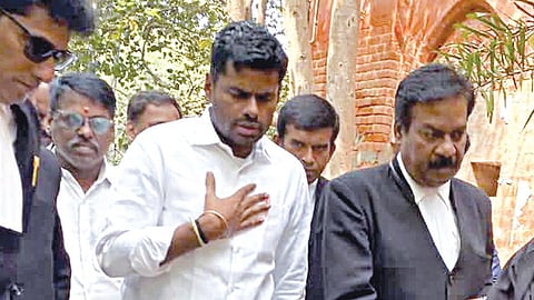 சென்னை சைதாப்பேட்டை நீதிமன்றம் வந்த தமிழக பாஜக முன்னாள் தலைவர் அண்ணாமலை.