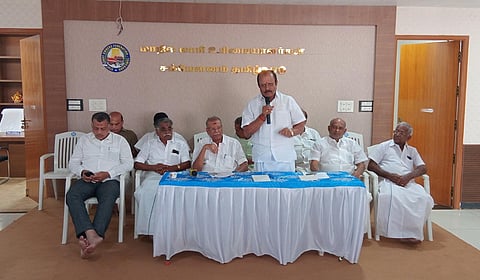 எப்.சி கட்டண உயர்வை ரத்து செய்யக் கோரி பிப்.25 முதல் காலவரையற்ற லாரி ஸ்டிரைக்