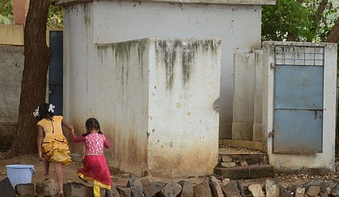 தேர்தல் வாக்குறுதியில் ‘அரசுப் பள்ளி கழிப்பறை பராமரிப்பு திட்டம்’ - அரசுக்கு பெற்றோர்கள் கோரிக்கை