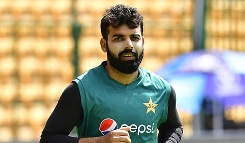 பாகிஸ்தான் கிரிக்கெட்டுக்கு இது இருண்ட காலமா? - விமர்சனங்களுக்கு ஷதாப் கான் பதிலடி