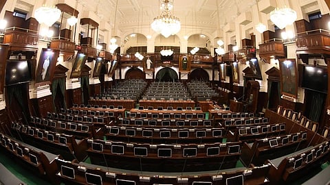 16-வது சட்டப்பேரவையின் நிறைவுக் கூட்டம் தேதி குறிப்பிடாமல் ஒத்திவைப்பு