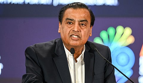 “ஏஐ மலி​வாக கிடைக்க ரூ.10 லட்சம் கோடி முதலீடு செய்யப்படும்” - முகேஷ் அம்பானி 