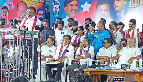 செஞ்சியில் நடைபெற்ற விசிக பொதுக் கூட்டத்தில் அக்கட்சியின் தலைவர் திருமாவளவன் எம்.பி பேசினார்.