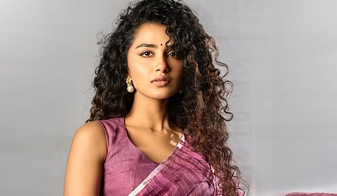 ​பாலிவுட்​டில் அறி​முக​ம் ஆகிறார் அனுபமா பரமேஸ்வரன்!