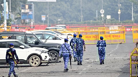 ‘டெல்லி செங்கோட்டை அருகே பயங்கரவாத தாக்குதல் நடத்த சதி’ - உளவுத் துறை எச்சரிக்கை