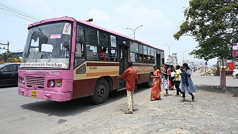 சென்னை புறநகர் ரயில் சேவைகளில் மாற்றம்: கூடுதலாக 60 பேருந்துகள் இயக்கம்
