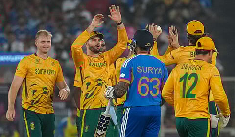 T20 WC 2026 சூப்பர் 8: தென் ஆப்பிரிக்காவிடம் இந்திய அணி தோற்றது எப்படி?