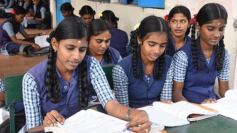 பிளஸ் 2 பொதுத்தேர்வு: ஹால் டிக்கெட்டுகள் வெளியீடு