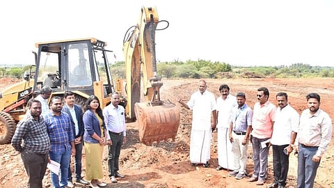 திருநெல்வேலி ரெட்டியார்பட்டியில் நடைபெற்ற மினி டைடல் பார்க் அடிக்கல் நாட்டு விழாவில் தமிழக சட்டப் பேரவை தலைவர் மு. அப்பாவு.