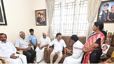 உடல் உறுப்புகளை தானம் வழங்கிய கோவை சிறுமி வெண்பாவின் குடும்பத்துக்கு முதல்வர் நேரில் ஆறுதல்!