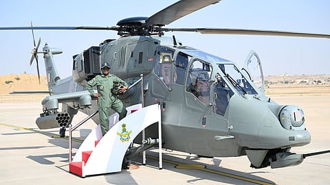 உள்நாட்டில் தயாரிக்கப்பட்ட ராணுவ ஹெலிகாப்டரில் பாக். எல்லை அருகே பறந்த குடியரசு தலைவர் முர்மு!