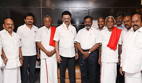 திமுக கூட்டணியில் கம்யூனிஸ்ட்களுக்கு தொகுதிகள் குறைய வாய்ப்பு