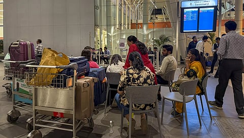 வளைகுடா நாடுகளில் போர் பதற்றம்: தமிழர்களுக்காக அவசர உதவி எண்கள் அறிவிப்பு