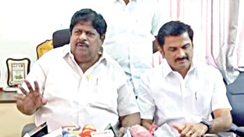 நாமக்கல் மாவட்ட பாஜக அலுவலகத்தில் நடைபெற்ற ஆலோசனைக் கூட்டத்தில் பங்கேற்ற கட்சியின் மாநிலதுணைத்தலைவர் கே.பி.ராமலிங்கம் செய்தியாளர்களுக்கு பேட்டி அளித்தார்.