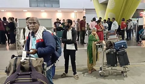 ஆங்காங்கே குண்டுகள், ஏவுகணைகள் வெடிக்கும் சத்தம்: துபாயில் இருந்து சென்னை திரும்பியவர்கள் பேட்டி