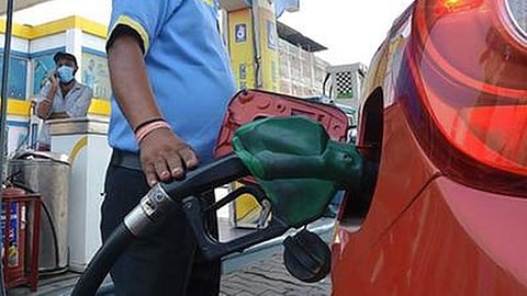 எரிபொருள் பற்றாக்குறையை சமாளிக்க இந்தியா ஆலோசனை